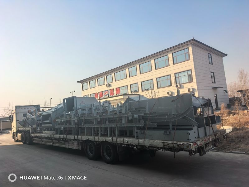 云南訂購(gòu)的環(huán)保振動(dòng)篩和皮帶輸送機(jī)已發(fā)貨